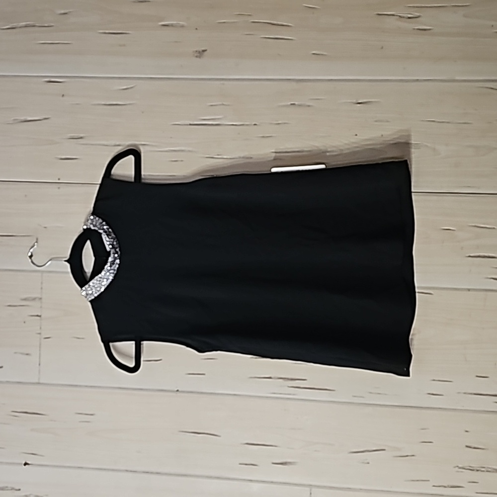 Black sleeveless blouse